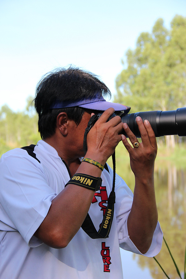 เอาล่ะเตรียมทุกอย่างเรียบร้อย ออกเก็บภาพกันเลยดีกว่า ใส่ 70-300 เลย ดูสิว่าคนแห้วจะหนีไปไหนพ้น :laug