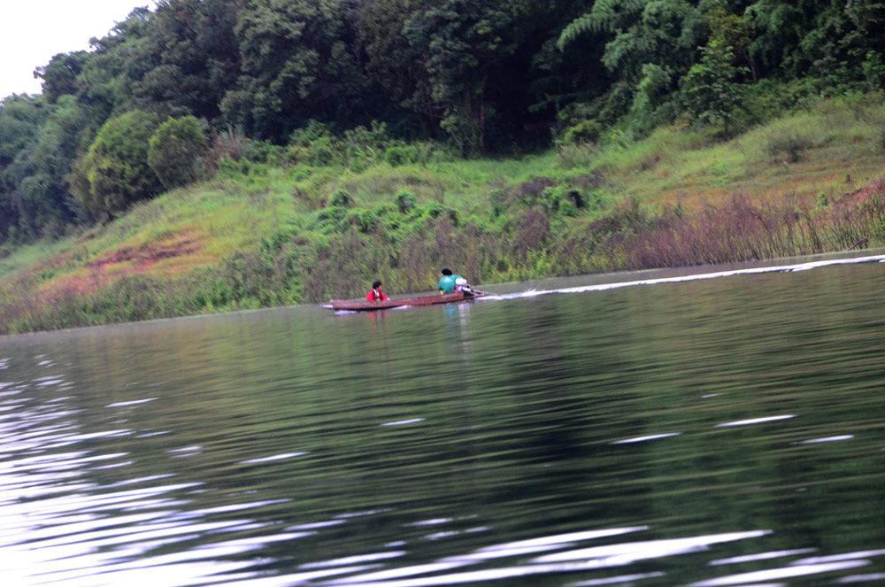 เช้าวันอาทิต   เราก้ออกกันแต่เช้า  เรือน้าโต๊ดไปไกลและ :cool: :cool: :cool: :cool: :cool: :cool: :co