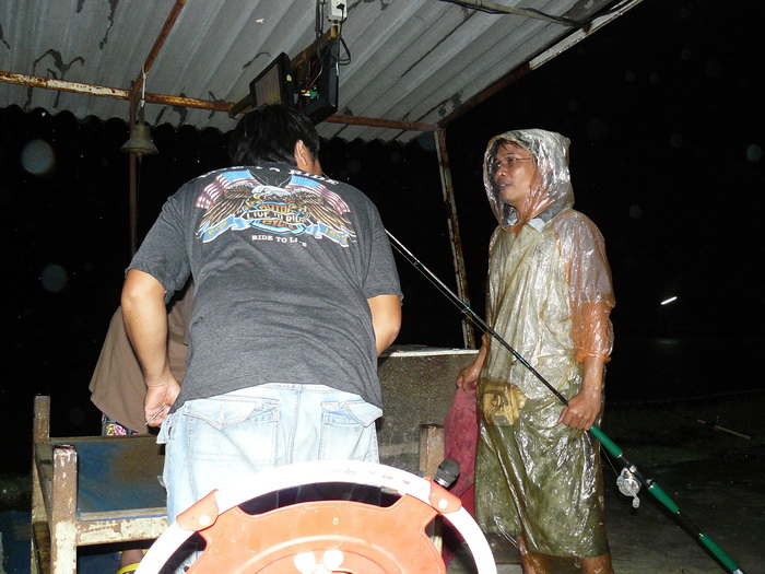 พี่ประทีปก้อกลัวฝนนิ :grin: :grin: :grin: :grin:
