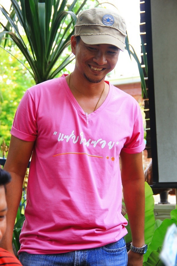 ร้านนี้ปกติเมื่อก่อนจะเปิดแค่ตอนเย็นๆ- กลางคืน

แต่ช่วงนี้เพิ่งเริ่มมาเปิดตอนกลางวัน สอบถามได้ความ
