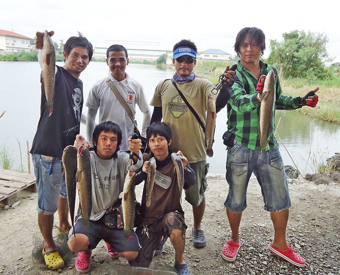ชักภาพหมู่..ซักหน่อย  :laughing: :laughing: :laughing: :laughing: :laughing:

 :cheer: :cheer: :ch