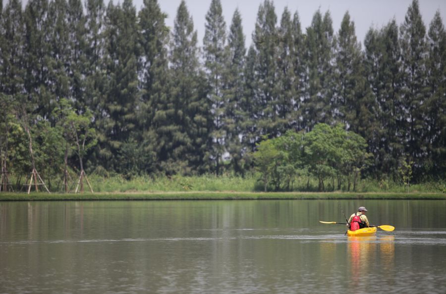 หลังจากนั้นก็พายเรือเล่น พักแขนครับล้าา