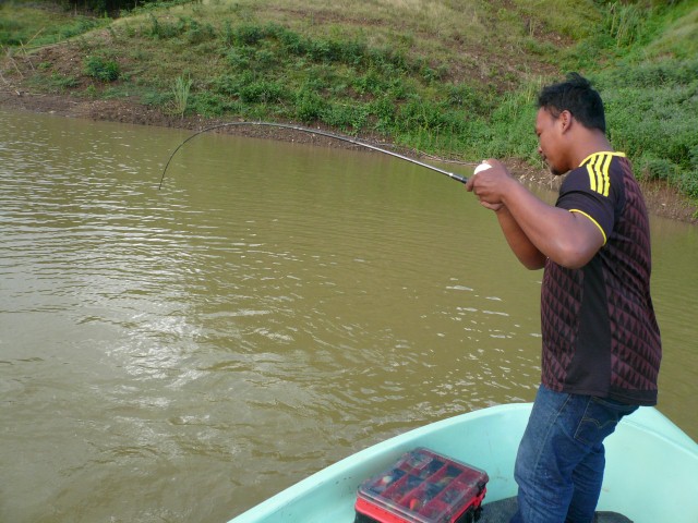 พี่ผมกำลังงัดขึ้นมาแล้ว :grin: :grin: :grin: