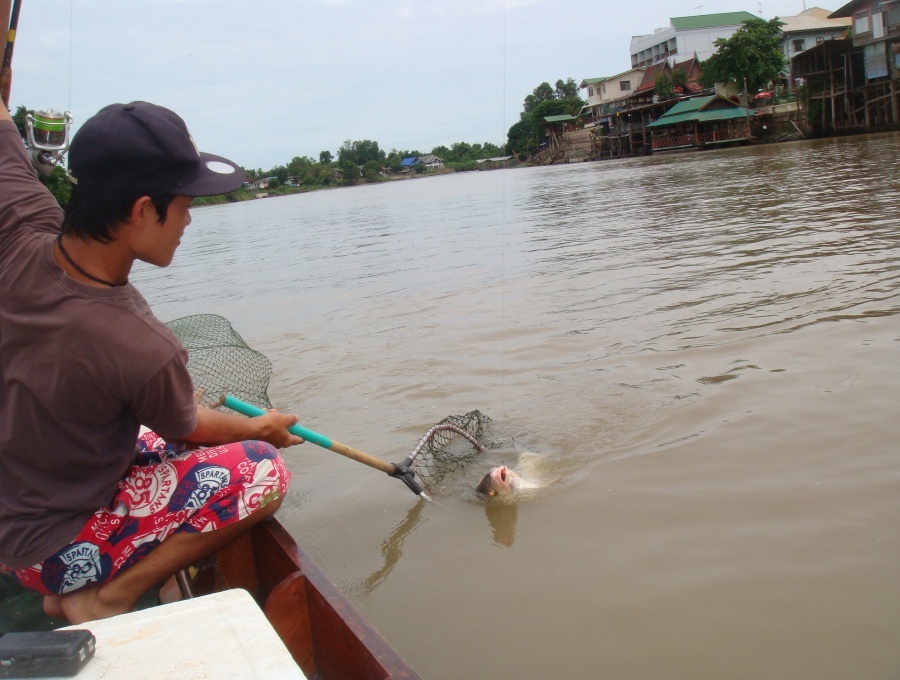 ท้ายเรือตักแล้วครับ  :grin: