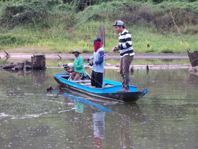 เรือน้าโจทิ้งสมอเล่นมันหน้าแก่ง... :grin: :grin: :grin: :grin: