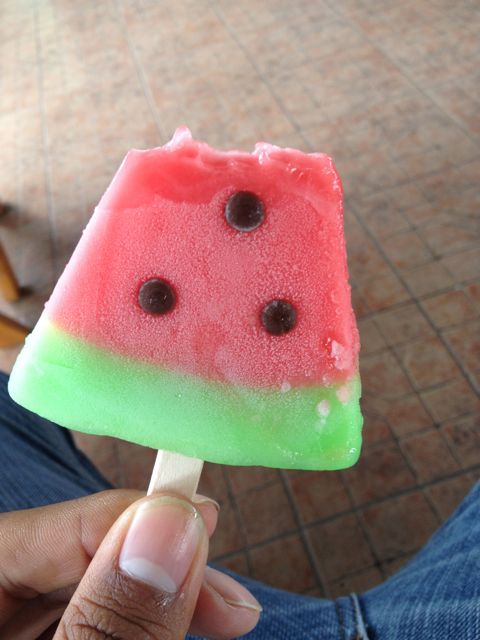 กินข้าวเที่ยงกันก่อนดีกว่า อาหารวันนี้เป็นผลไม้สดเอิ้กๆ :laughing: