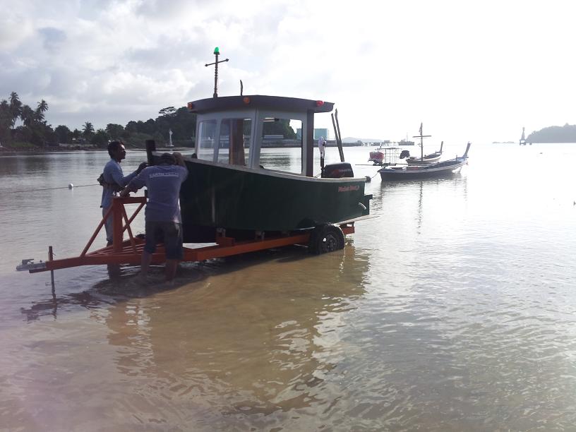 ตัดมาก็มาถึงหน้าหาดเลยครับ (ข้างท่าเรือสะพานศุลกากร)