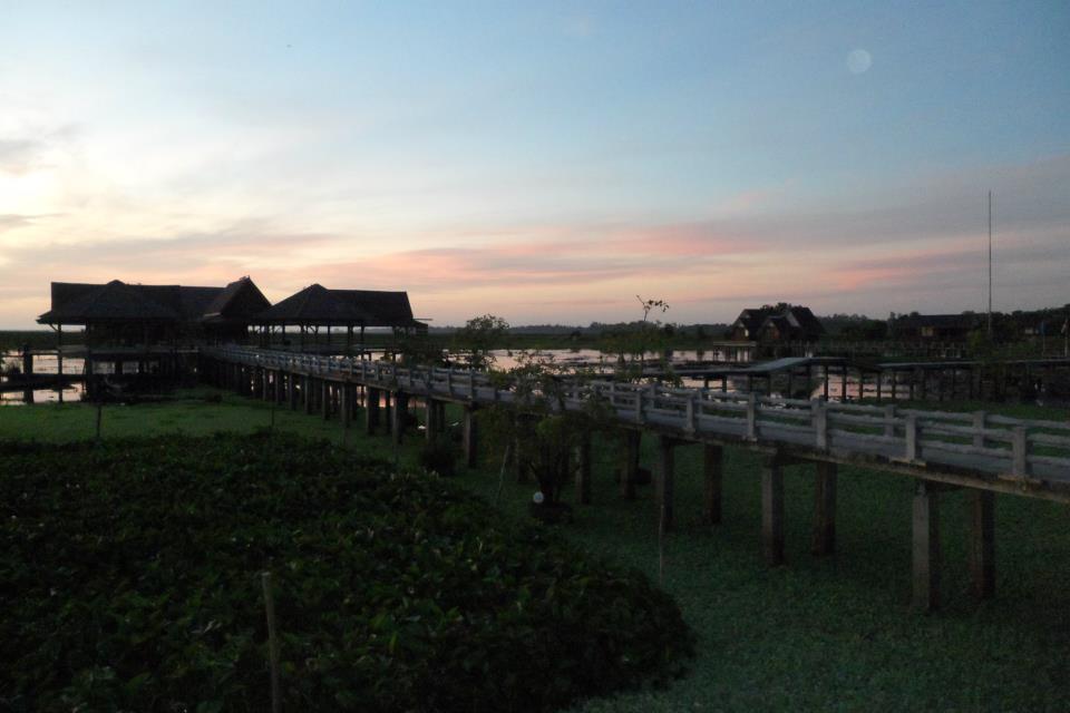 บรรยากาศยามเช้าที่นี่สวยมากครับ  :love: :love: :love: :love:

ไปกันต่อดีกว่าคับ  เด่วมันจะร้อน  :c