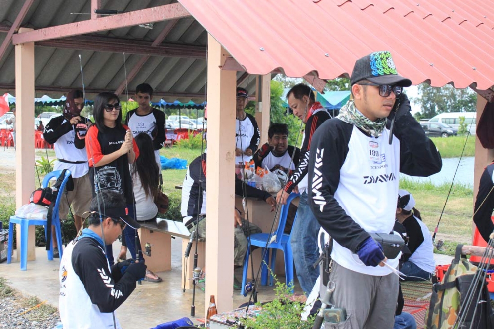 ปูมิสชั่นคับ...ต้องเคลีย...ด้วยหรือน้อง... :laughing: :laughing: :laughing: