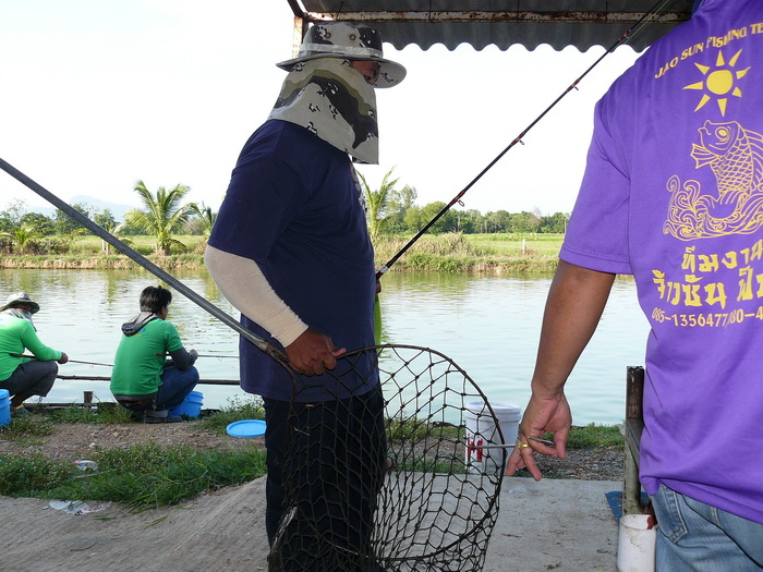 เหลืออีก 2 นาทีสุดท้าย+++น้องต๋อย อัดปลาใหญ่จากท้ายบ่อมารอชั่งก่อนหมดเวลามาลุ้นกันครับว่าติดมั้ย++++