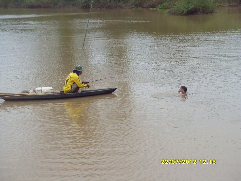 โผล่ขึ้นมาแล้ว ........... :grin: :grin:
เสียงกองเชียรถาม... ปลายังอยู่ไหม
นักประดาน้ำ......ดำลงไป