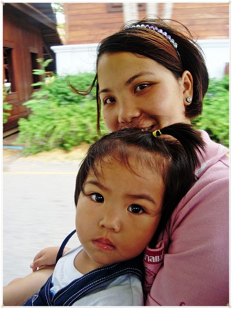 หมดใจเลยครับ ทั้ง แม่ และ ลูกชาย

 :cheer: :cheer: :cheer: :cheer: