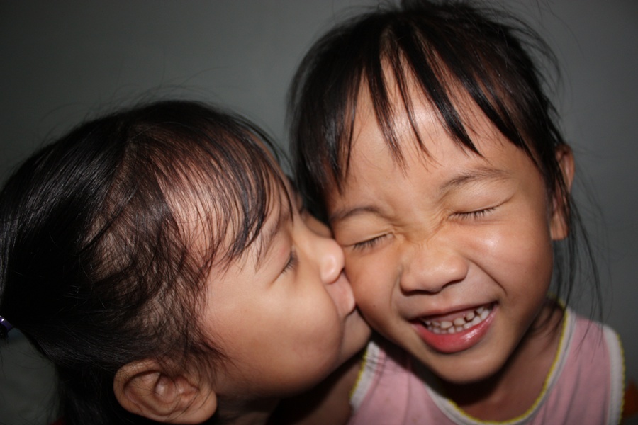 ถึงจะดื้อไปนิดแต่ก็น่ารักนะครับ :laughing: :laughing: :laughing: :laughing: