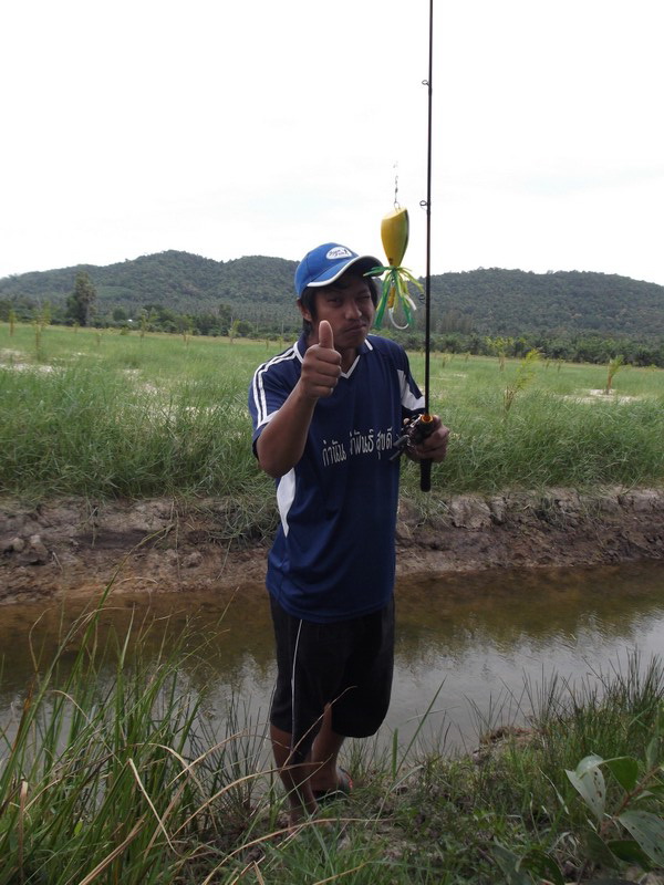 [q][i]อ้างถึง: kongfishing posted: 27-07-2555, 19:33:21[/i]

++สู้ๆคับ น้า..ต้อ  ตามชมคับน้า..ดุ่ย
