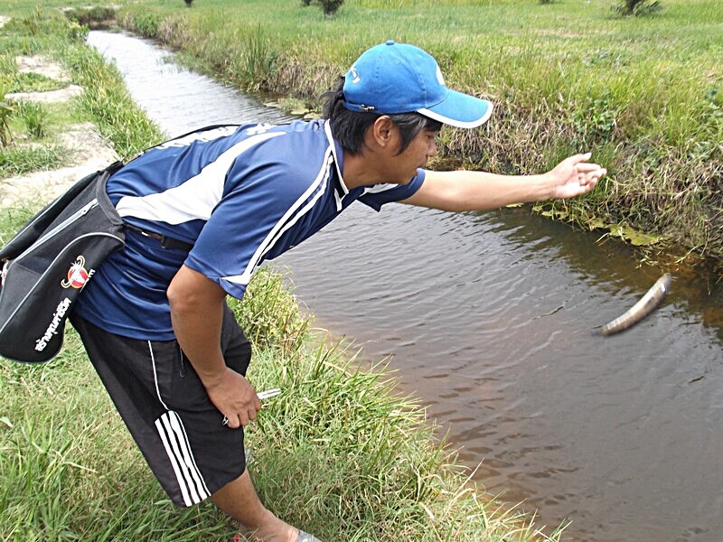 [q][i]อ้างถึง: Sit_Muha posted: 27-07-2555, 20:11:20[/i]

++++++เท่ไปเล้ยยยยคร้าบบบบ  นั่งชมยันจบเ