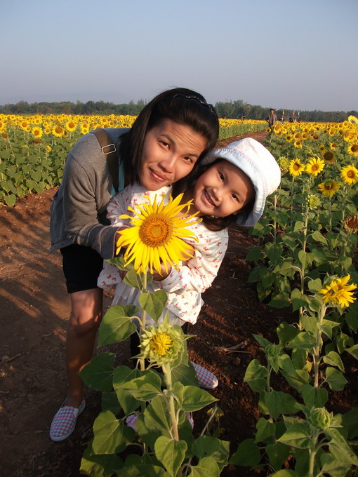 ขอมั่งครับ  สองคนนี้รักมาก... :smile:
