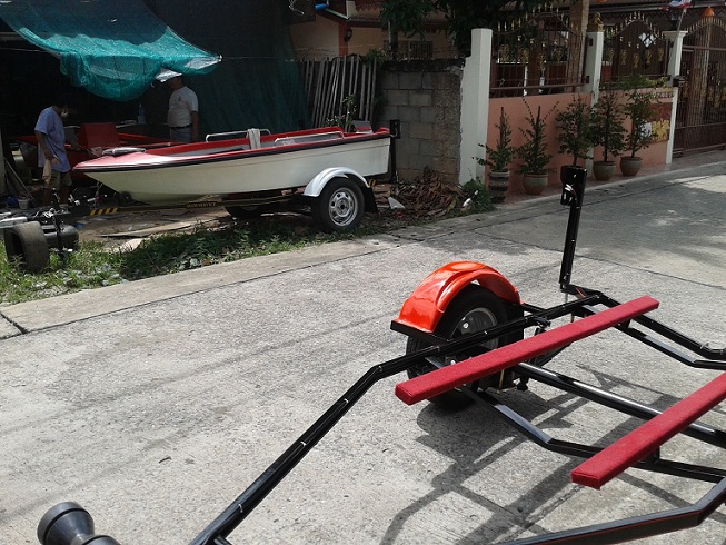 เร็วเข้า น้าหนอนเอาราชเรือ มารอเกยแล้ว :laughing: