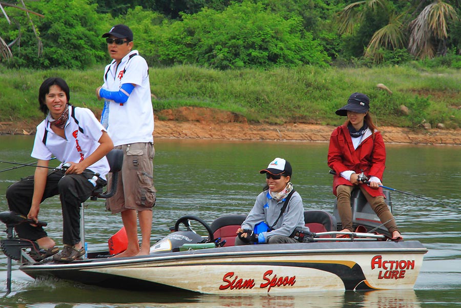 
  ไม่ต้องกลัวเรือน้ากบลำนี้เราได้ส่งปลายางที่ขึ้นชื่อว่าเหนียวที่สุดลงไปแล้วรับรองม่ายผิดหวัง.....