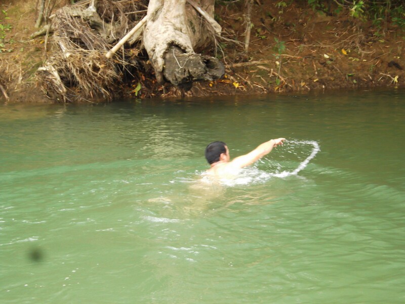                                โห!!! ทั้งเพาะกาย ทั้งว่ายน้ำ...แบบนี้ต้องส่งลง โอลิมปิก... :laughing