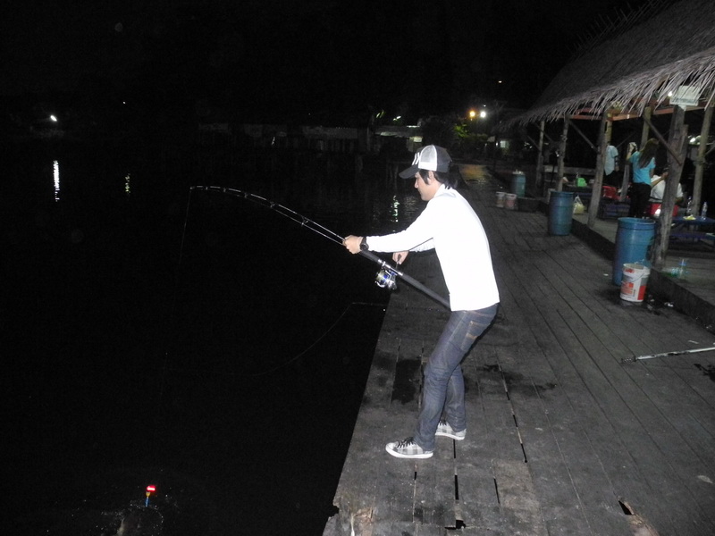 อัดอยู่คนเดียวเลย  :angry: :angry: :angry: