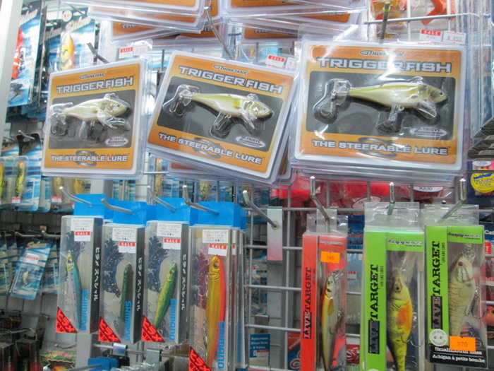 ของพี่ SHIMANO ก็มีนะครับ ส่วนตัวขวามือล่างก็สวยครับทำลวดลายได้ออกมาสวยดีครับบบบบ