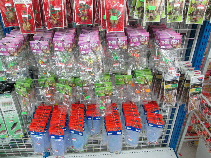 ตะกร้อ+เบ้ดที่อยู่ด้านบนตระกร้อตาข่ายราคา12บาทเองครับ
ส่วนด้านล่างตะกร้อตาข่ายผมชอบมากเลยครับน้าๆๆค