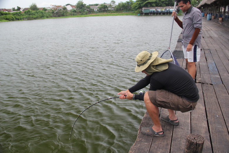 ตัวนี้แรงดีมากไม่ยอมง่ายๆเลย
 :mad: :mad: :mad: