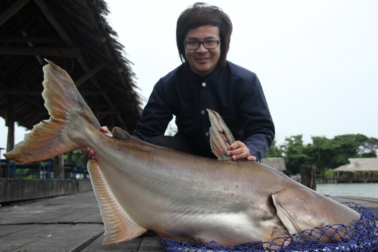 จัดให้หล่อครับ..น้าเต๋า
 :smile: :smile: :smile: