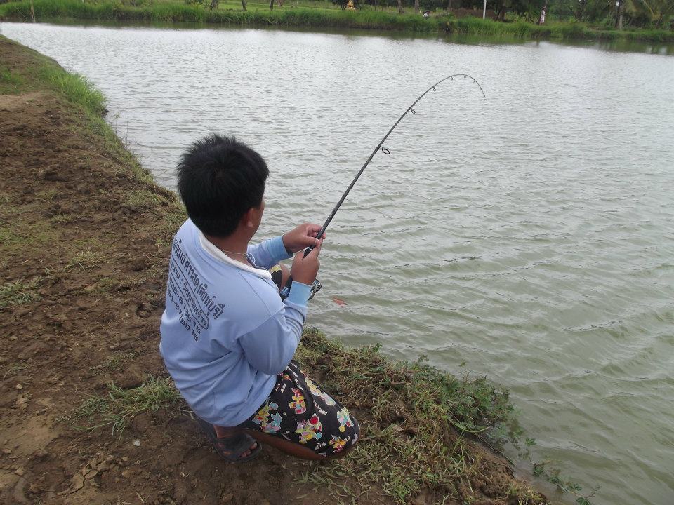 "ทางนี้ก็โดนครับ!!!" ท่านอบต. ทศพล บอก

ซ้ายขวา โดนทั้งคู่ แล้วตรูล่ะ?

 :laughing: :laughing: