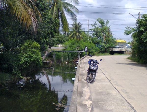 ...อะไรแว๊บๆ  เดี๋ยวทุกคน  หยุด  หยุดดดดดด... :think: :think: :think:
