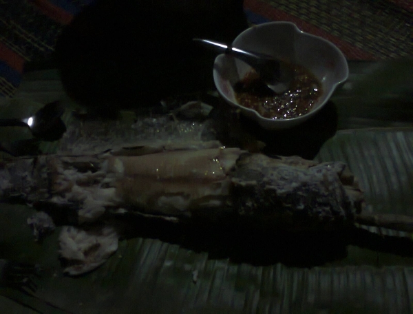 ...กับข้าววันนี้  คนแก้ผ้าทำให้กินคับ..ขอบอกฝีมือสุดยอดเรื่องกับข้าวต้องเขาหละ... :love: :love: :lov