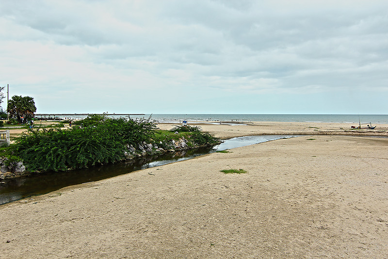  [b]+++เพิ่งเห็น...ชายหาดชะอำ..เอิ๊กๆๆๆๆ[/b]