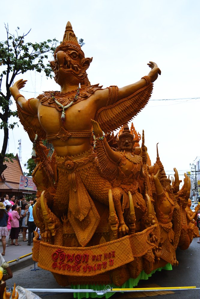 แห่เทียน_โคราช 