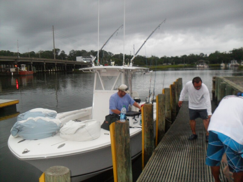 เรือเราก้อมารอครับ โดย Capt. Rick  Best Capt. in Wilmington ครับ