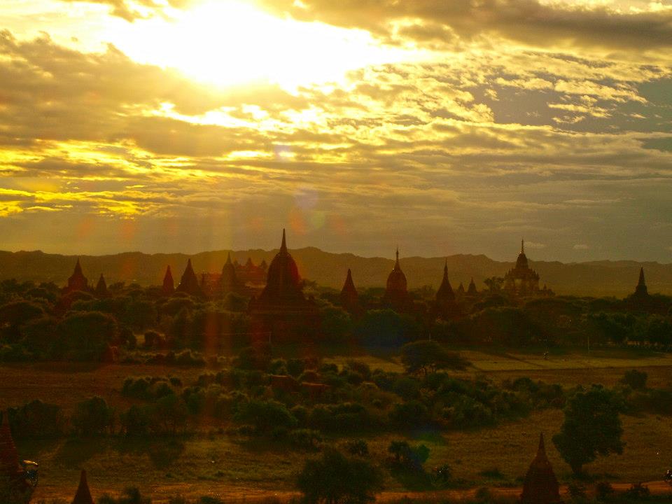 ข้างนอกปลาสาท