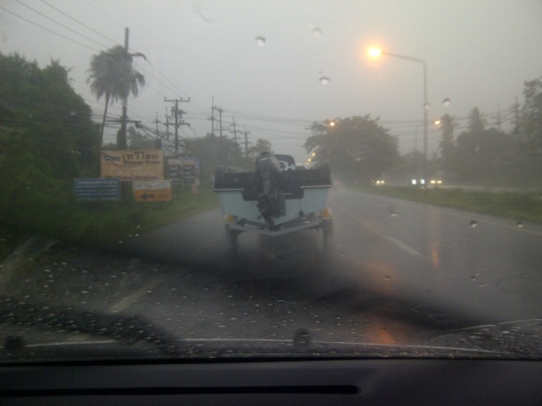 ฝนตกตลอดทางจนถึงบ้านคับ :love: