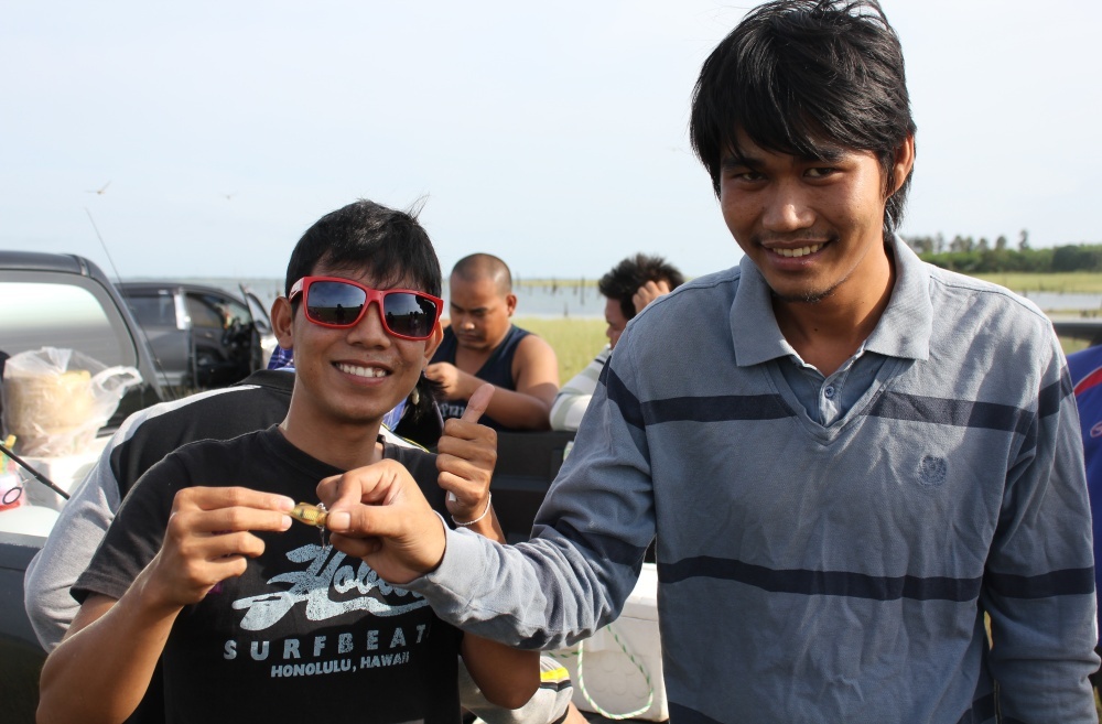 น้องหนุ่ม ช่อนซ่าส์คลับ มอบเหยื่อให้ผมครับ
ขอบคุณมากๆครับหนุ่ม :smile: