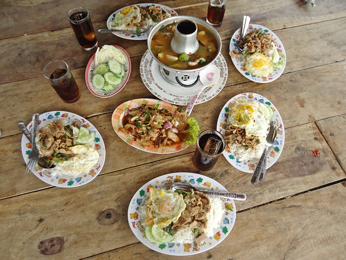 อาหาร..มื้อกลางวันนี้  ครับผม !!!  :ohh: :love: :umh: