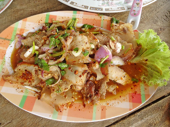 น้ำตกคอหมูย่าง  :love: :umh: :laughing: