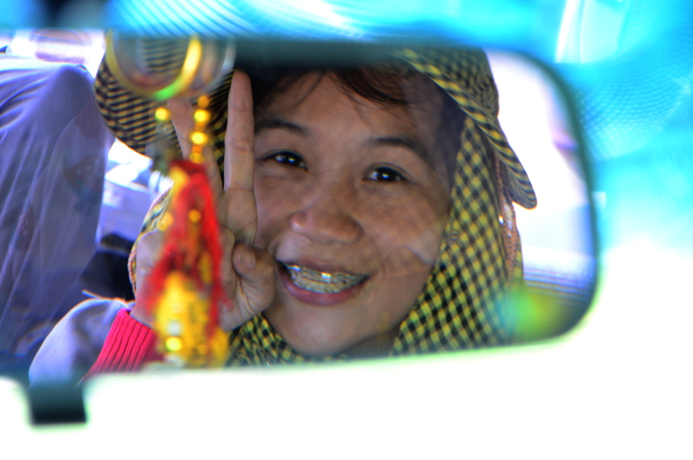 สรุป  หาข้าวกิน  กับบ้านดีกว่า :laughing: :laughing: :laughing: :laughing: