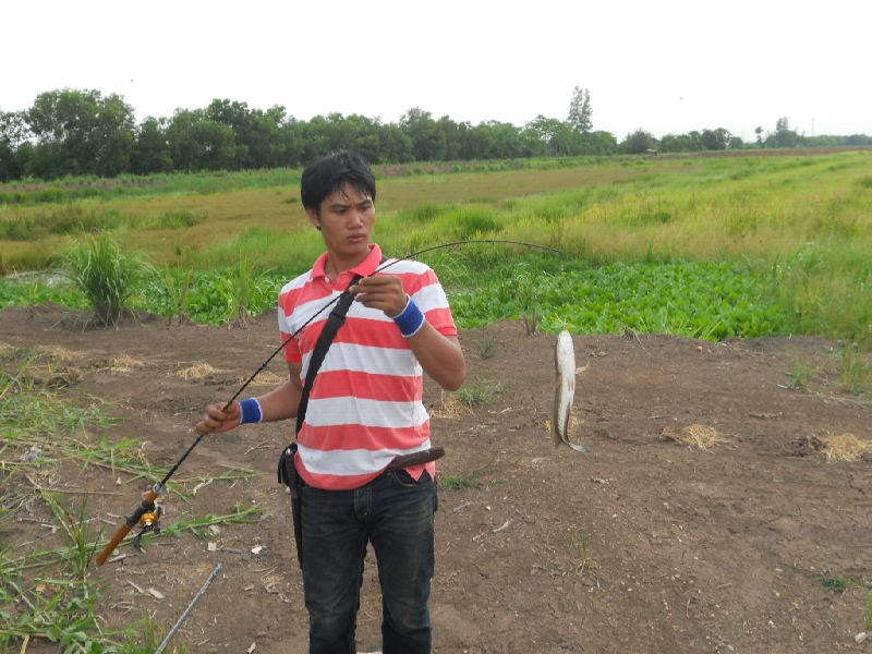 เอ้าให้น้องมันหล่อมั่ง เดี๋ยวจาหาว่ารังแกเด็ก
 :laughing: