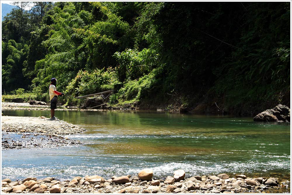 



สุดปลายทางคลองแสง ... หมดระยะทำการของเรือ

หมอนกเอ่ยปากชวนเดินขึ้นไปหาปลาเวียนแถววังข้างบน