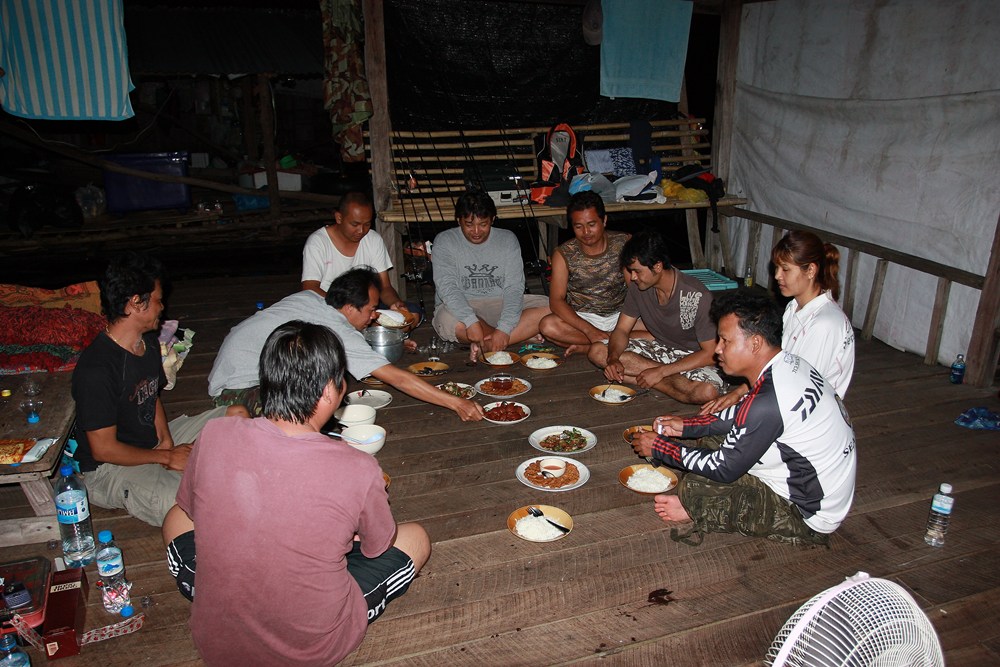 ผลงานแต่ละคนติดตามได้ในกระทู้ของน้าต้า pato ตามนี้ครับ  [url='http://www.siamfishing.com/board/view