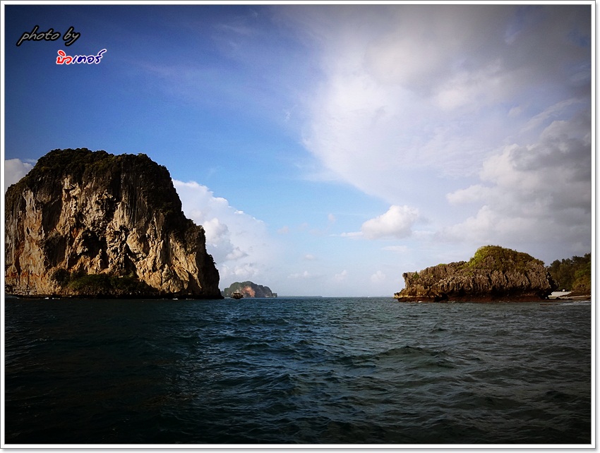  [b]ไต๋มัด บอกว่า ริมชายเกาะเหลานี้ "มีตัว"

แต่............วันนี้ ไม่ใช่ประเด็น...ตรงนี้เท่านั้