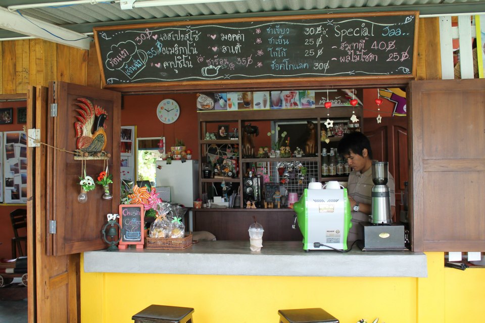 บรรยากาศร้าน ของพี่เค้าครับ  :grin: :grin: :grin: