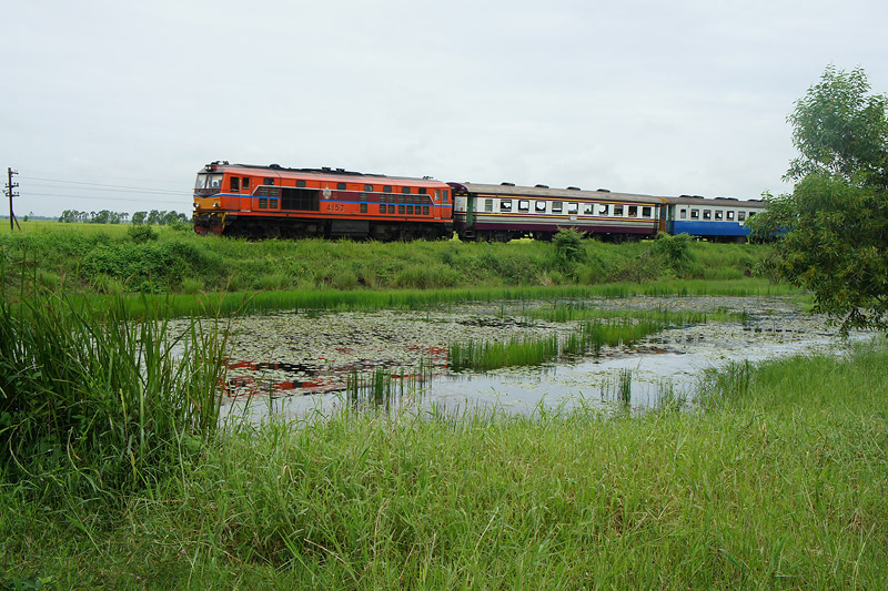 [b]รถไฟไทย....วิวสวยๆก็มีให้บ้าง ไม่เหงาบ้างจนเกินไป [/b] :grin: :blush: