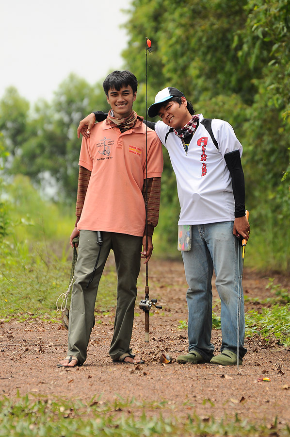 สองพี่น้องตระกูลไร้ฟิชบิ๊ก เดินมาพอดี :laughing: :laughing: :laughing: :laughing: :laughing: