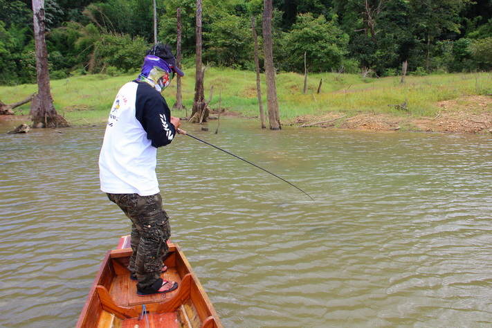  [b]ปลายังคงรับแขกดีเหมือนวันที่ผ่านๆมา[/b]  :cheer: