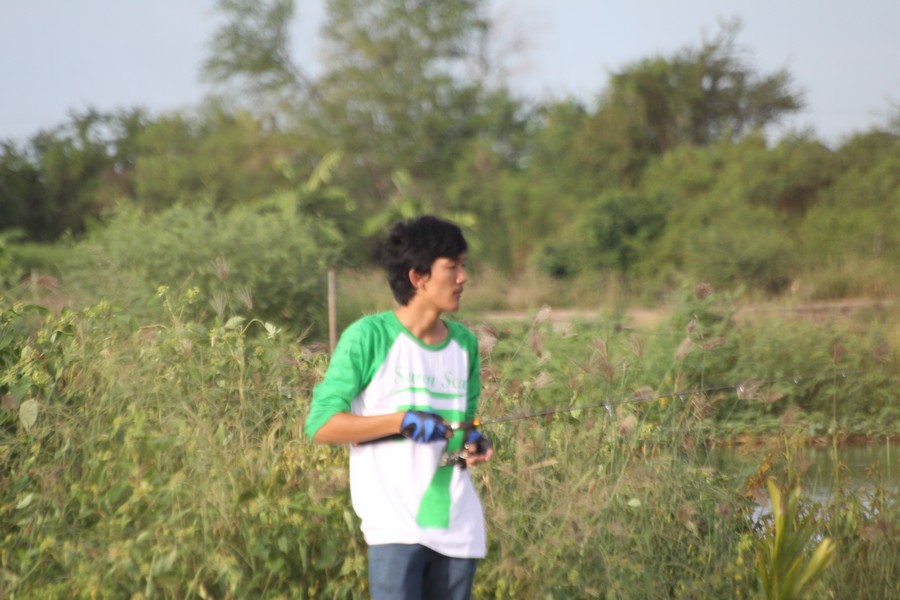 น้าวิทเกือบไม่รอดโดนกัดไปหลายที :grin: :grin: :grin: