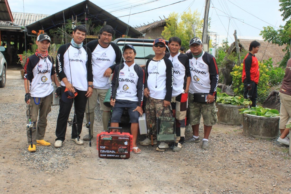  [b]TCE Daiwa Team Sukho 2012...ครับ..[/b] :cheer: :cheer: :laughing: 